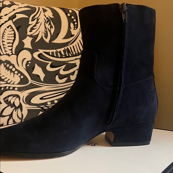 NIB Steve Madden DUSTY Navy Suede Ankle Boots Size 7.5 - Picture 3 of 4